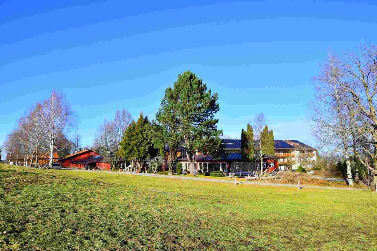 Seinz Wisdom Resort - Bio-Hotel Vegan-Vegetarisch Bad Kohlgrub Exterior foto